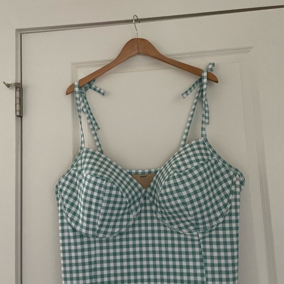Old Navy Gingham Print One Piece Swimsuit 4X - Picture 8 of 8